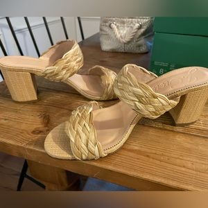 Gorgeous braided raffia sandal